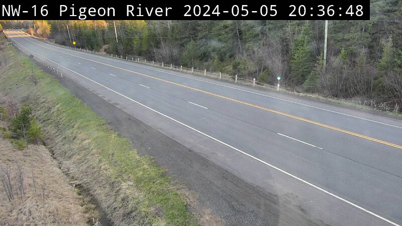 Traffic Cam Highway 61 near Lake Lenore Rd - South Player