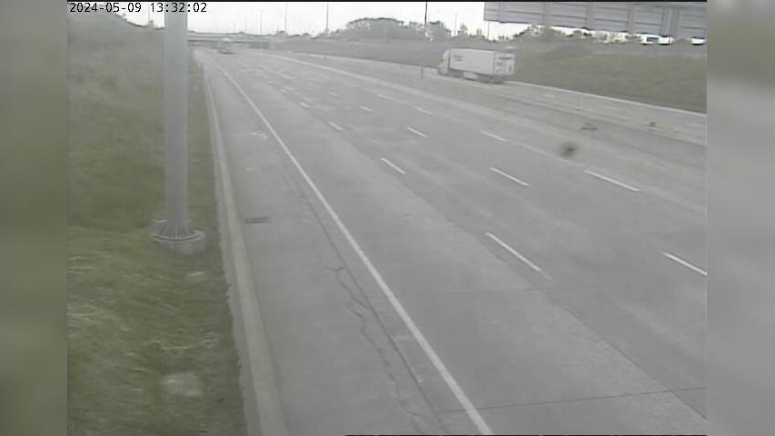 Traffic Cam Windsor: 401 in Pulford Tunnel East Portal Player