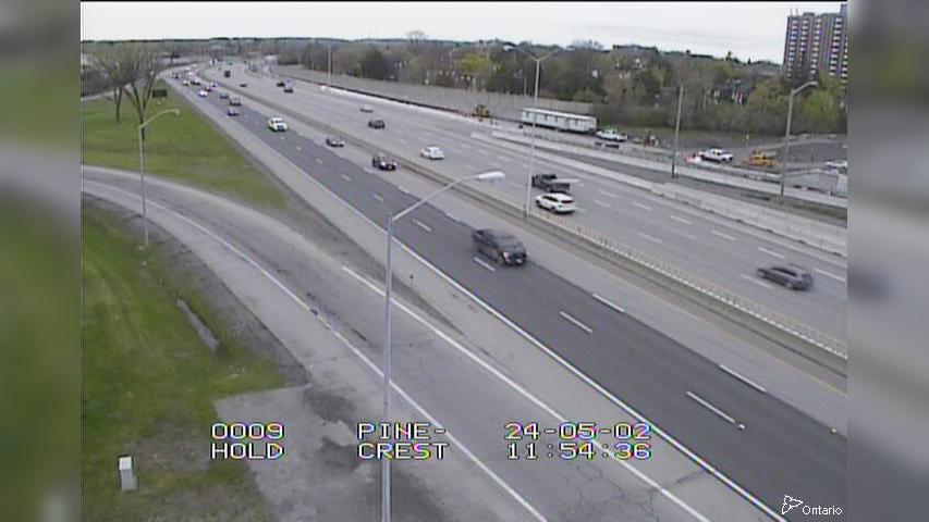 Traffic Cam Ottawa: Highway 417 near Pinecrest Road Player