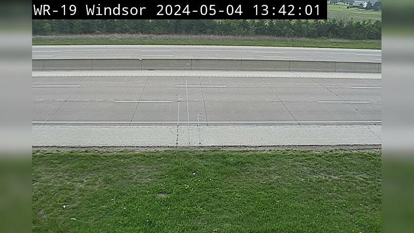 Traffic Cam Windsor: Highway 401 near Concession Rd Player