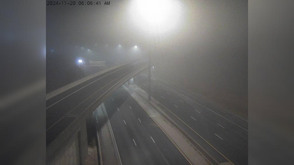 Traffic Cam Pelton: 401 Near Dougall Parkway Player