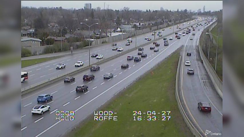 Traffic Cam (Old) Ottawa: Highway 417 near Woodroffe Avenue Player