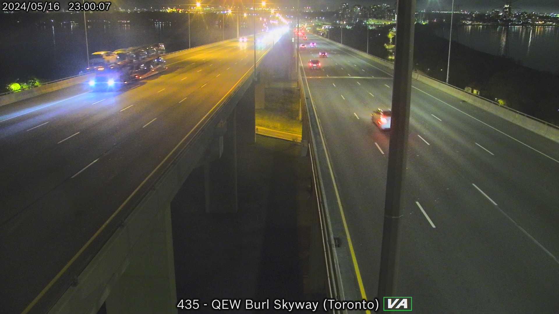 Burlington: QEW - Skyway near top Traffic Camera