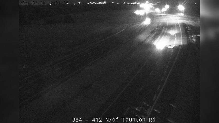 Traffic Cam Whitby: 412 North of Taunton Road Player
