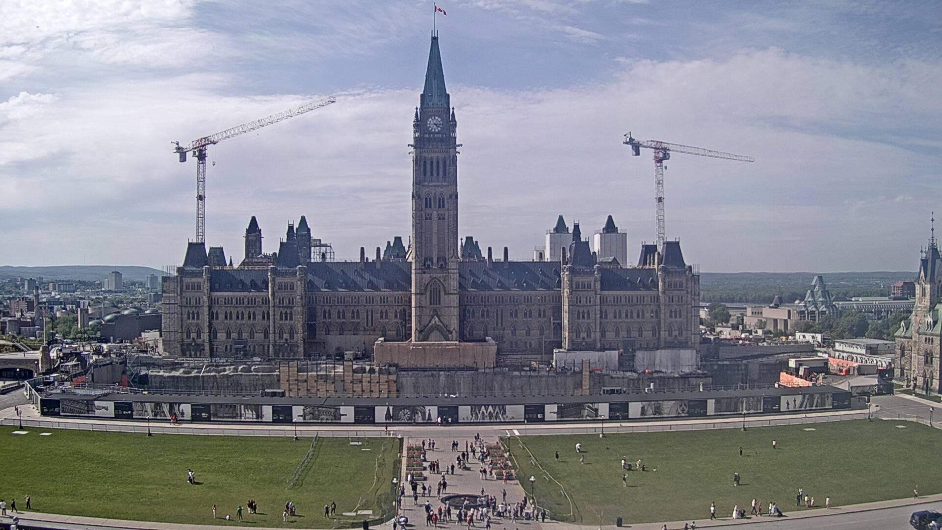 Traffic Cam (Old) Ottawa › North: Parliament Hill Player