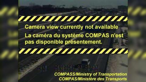 Traffic Cam Mississauga: Highway 401 near Dixie Road Player