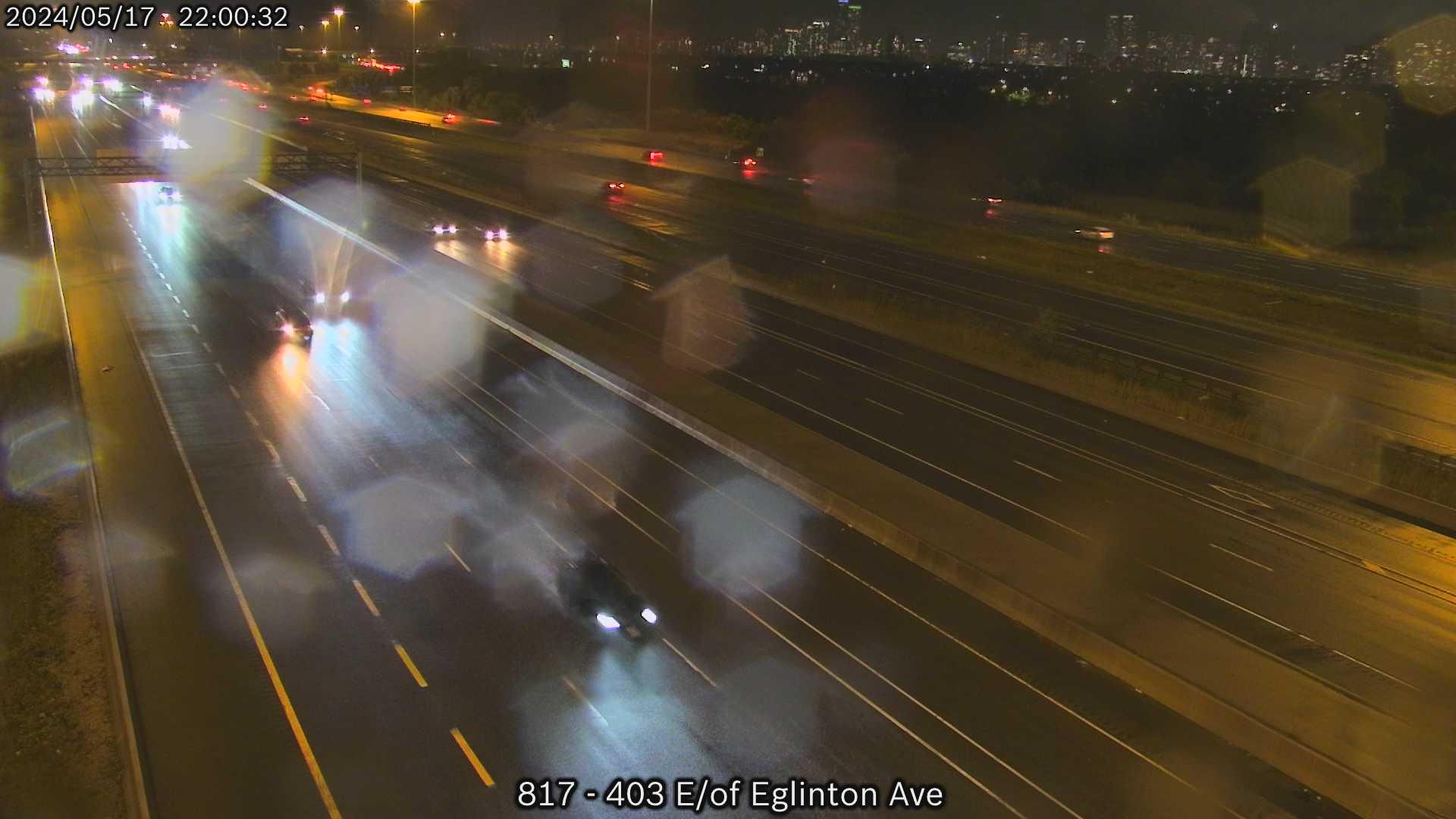 Traffic Cam Mississauga: Highway 403 east of Eglinton Avenue Player
