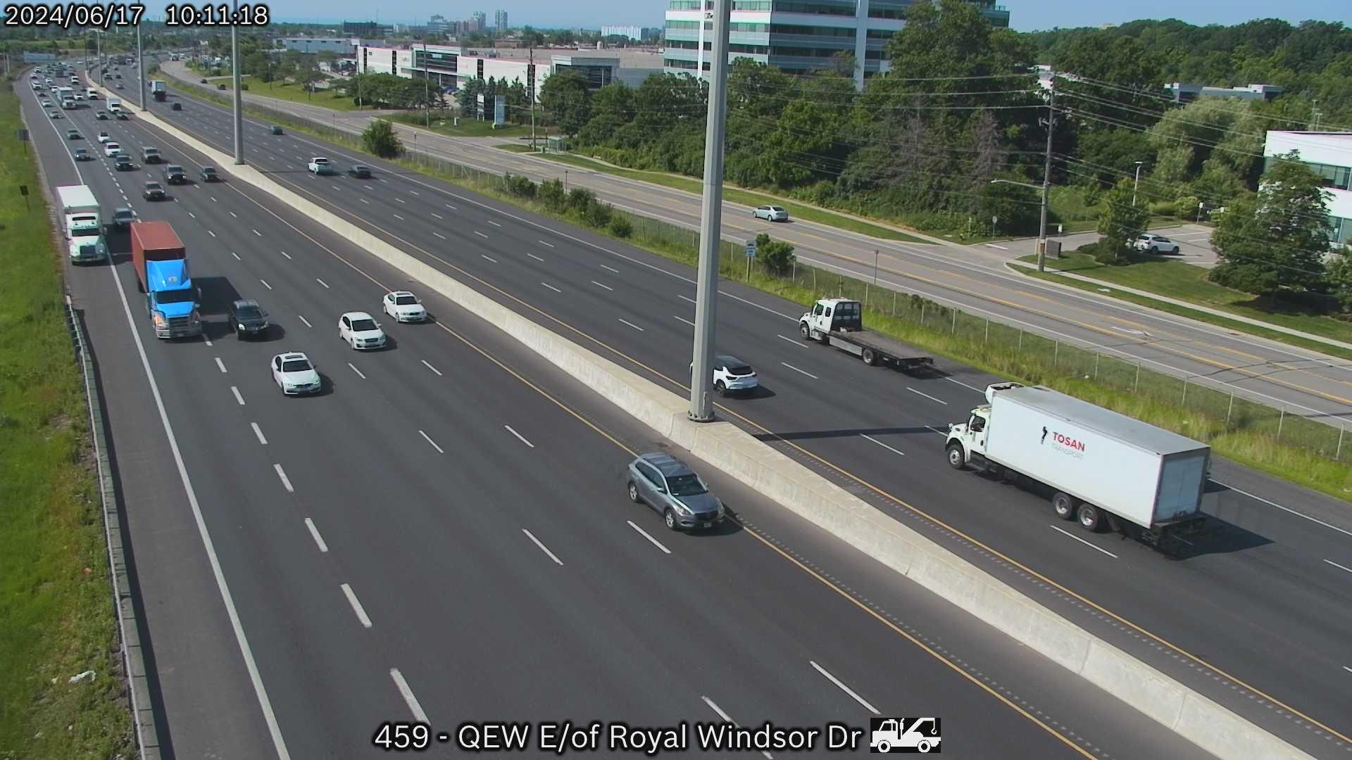 Traffic Cam Mississauga: QEW East of Royal Windsor Drive Player