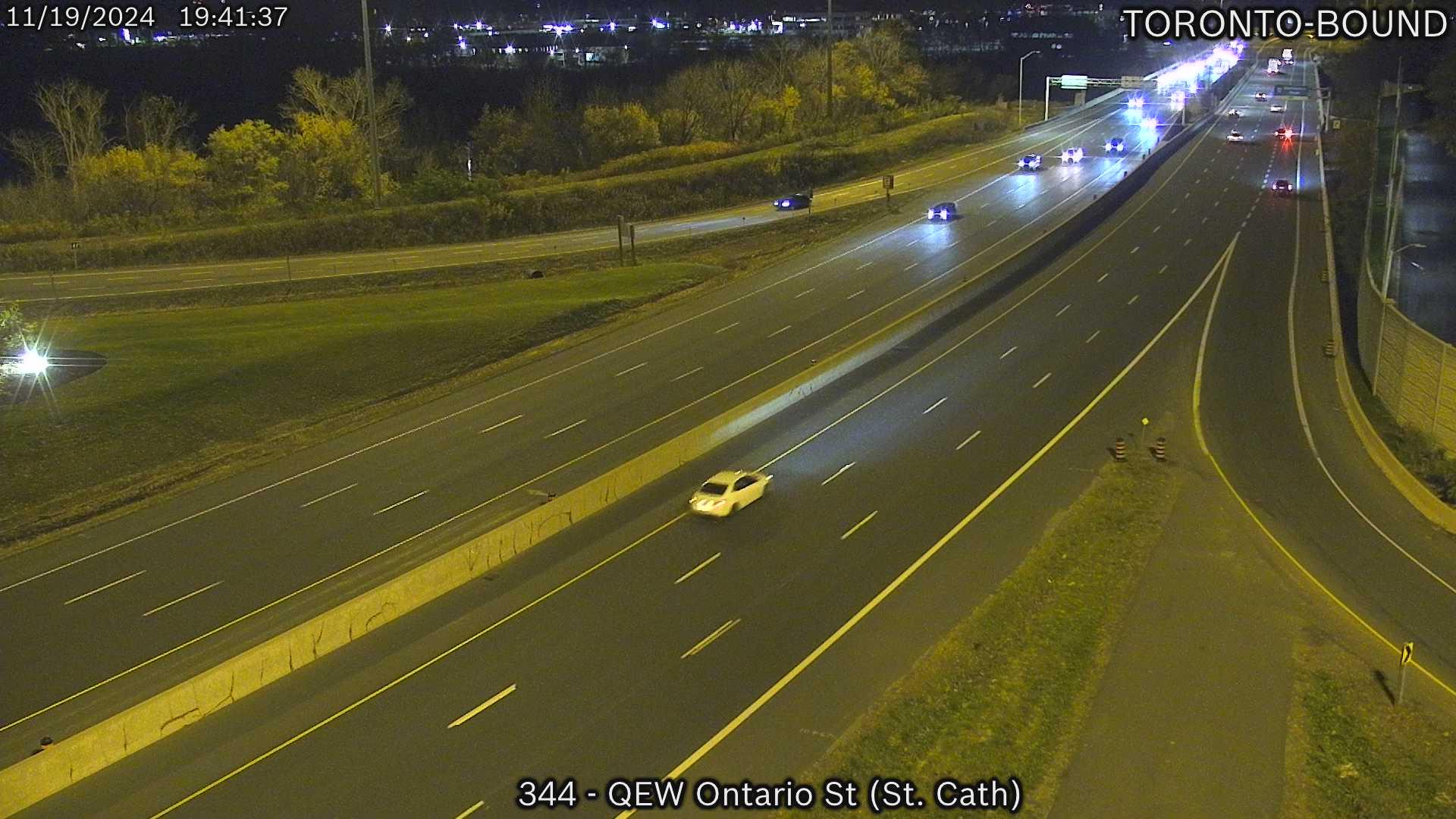 Traffic Cam St. Catharines: QEW near - Street Player