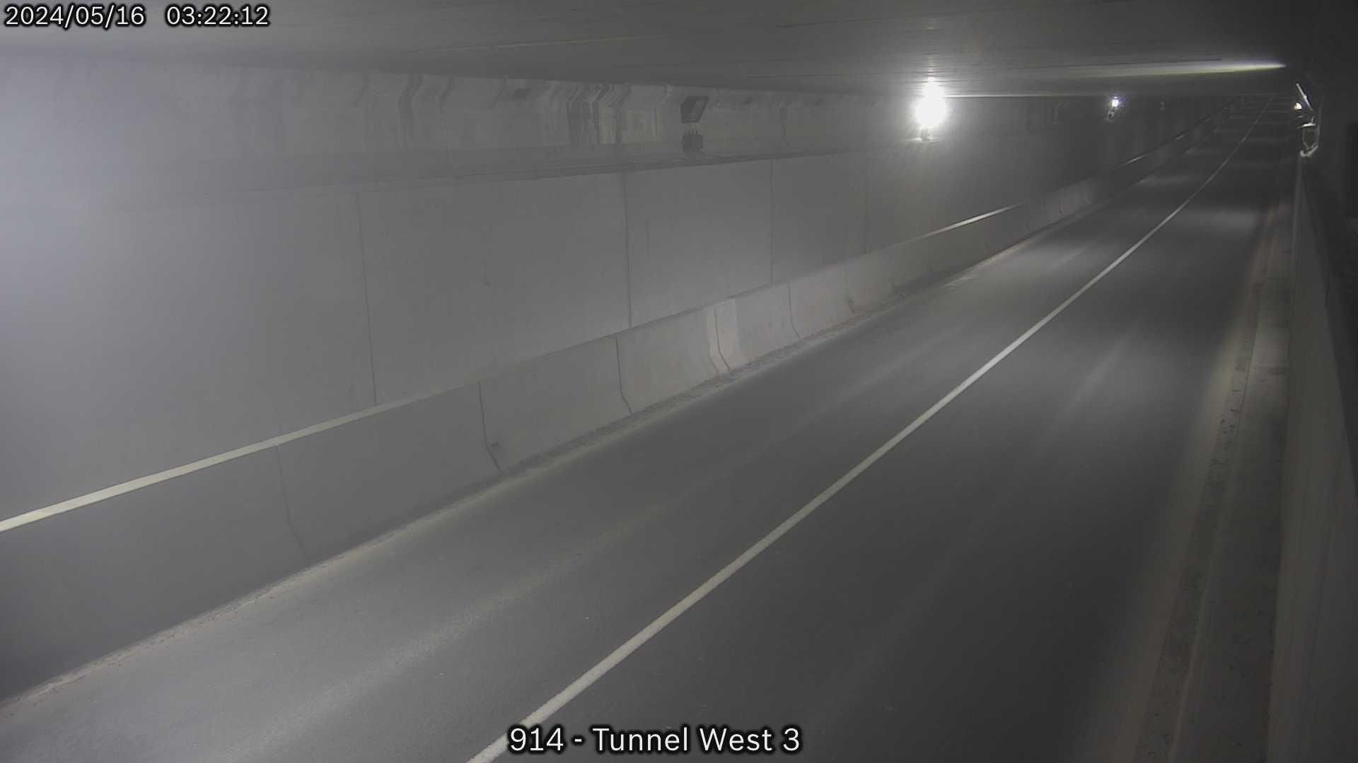 Traffic Cam Thorold: Westbound - Tunnel near west of the Welland Canal Player
