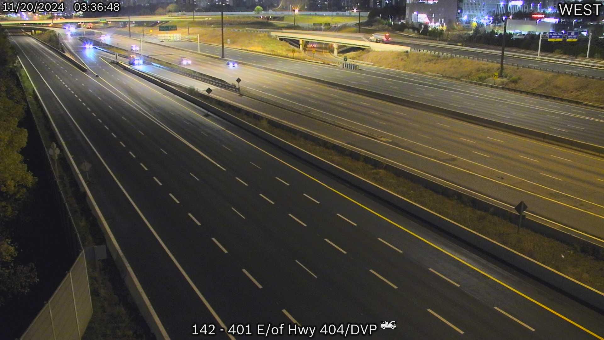 Traffic Cam Toronto: Highway 401 east of Don Valley Parkway Player