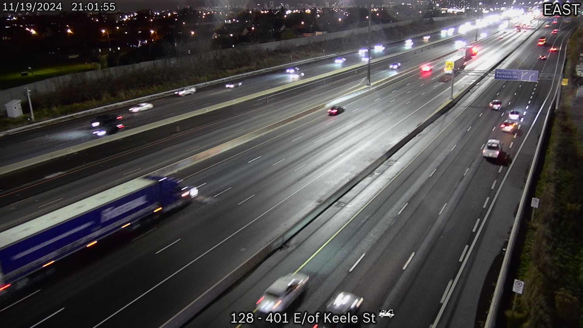 Traffic Cam North York: Highway 401 east of Keele Street Player