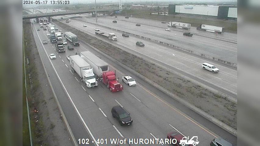 Traffic Cam Mississauga: Highway 401 west of Hurontario Street Player