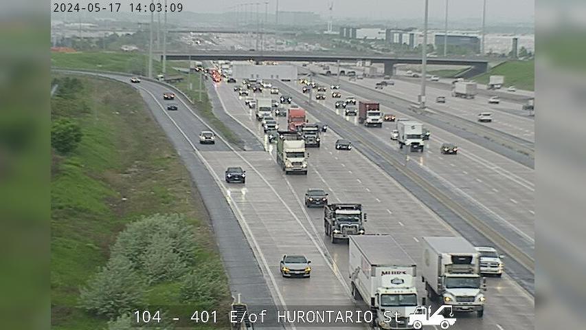 Traffic Cam Mississauga: Highway 401 east of Hurontario Street Player