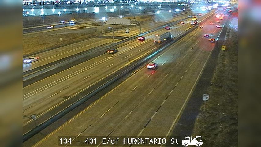 Mississauga: Highway 401 east of Hurontario Street Traffic Camera