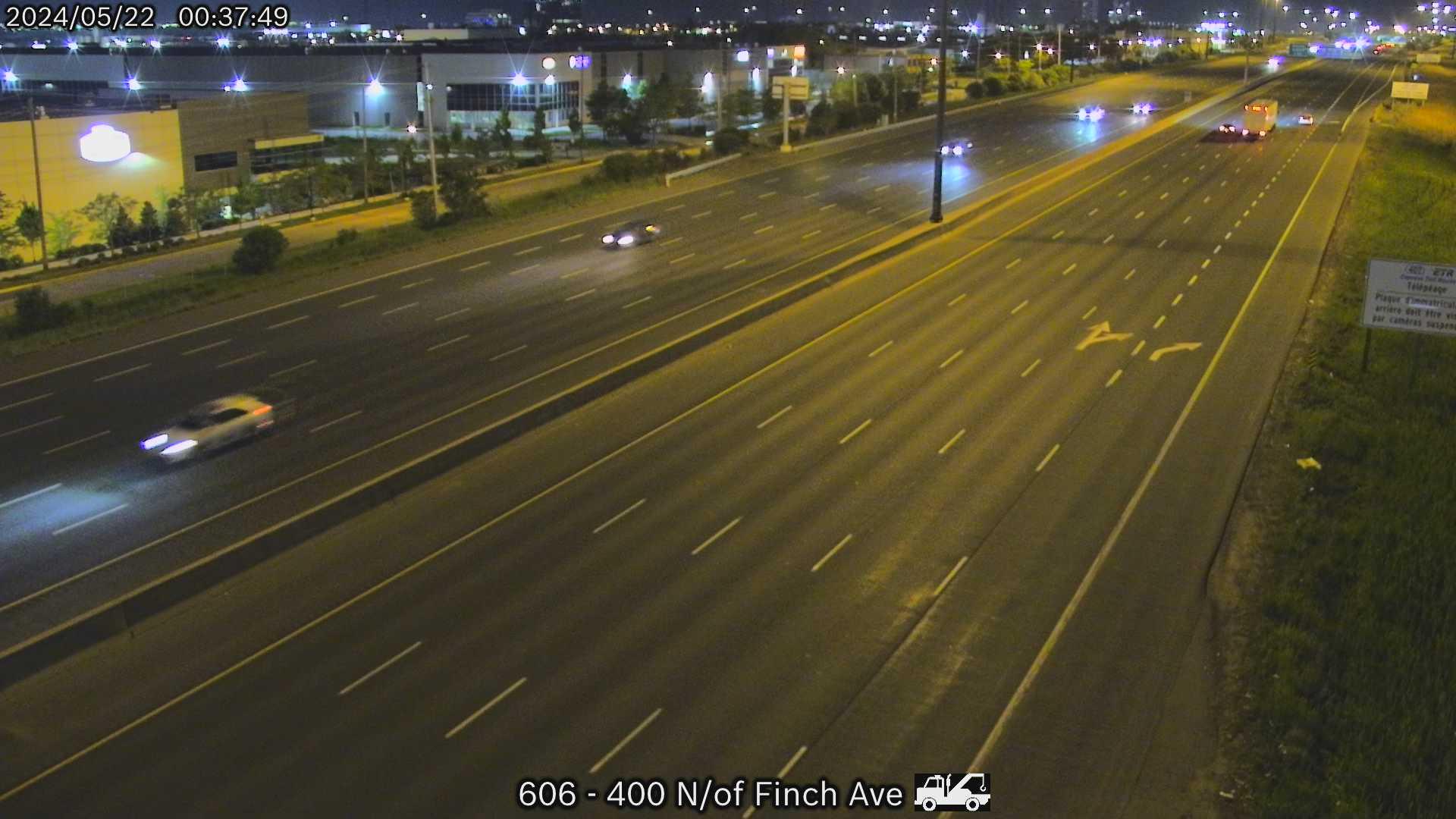 Traffic Cam North York: Highway 400 north of Finch Avenue Player