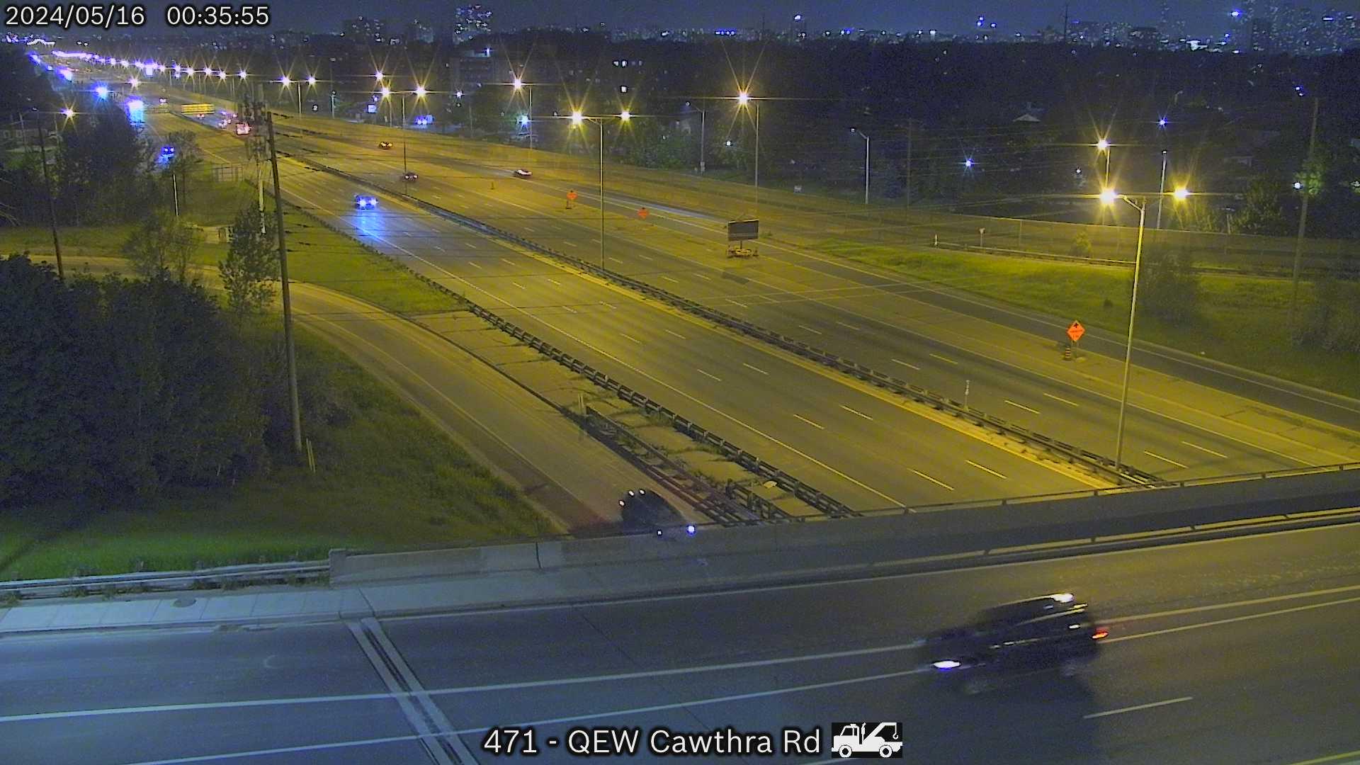 Traffic Cam Lakeview: QEW near Cawthra Road Player