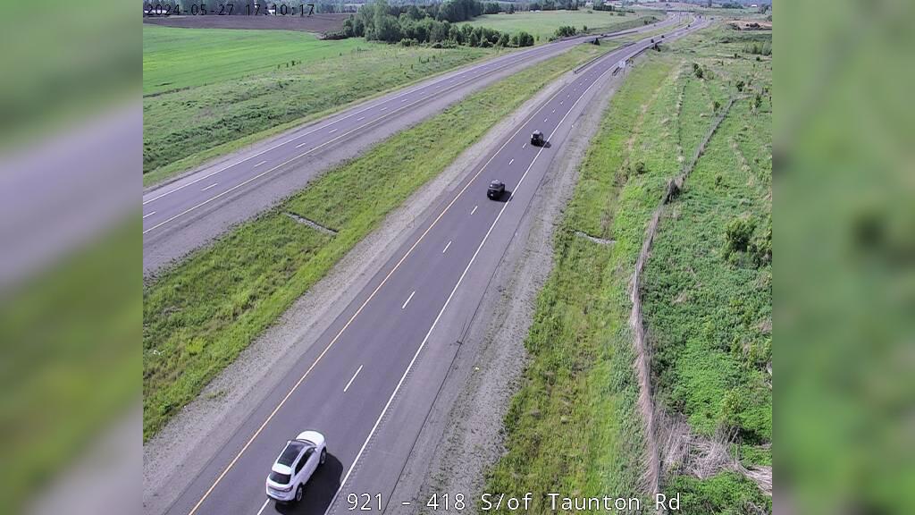 Traffic Cam Clarington: Highway 418 near Solina Rd Player