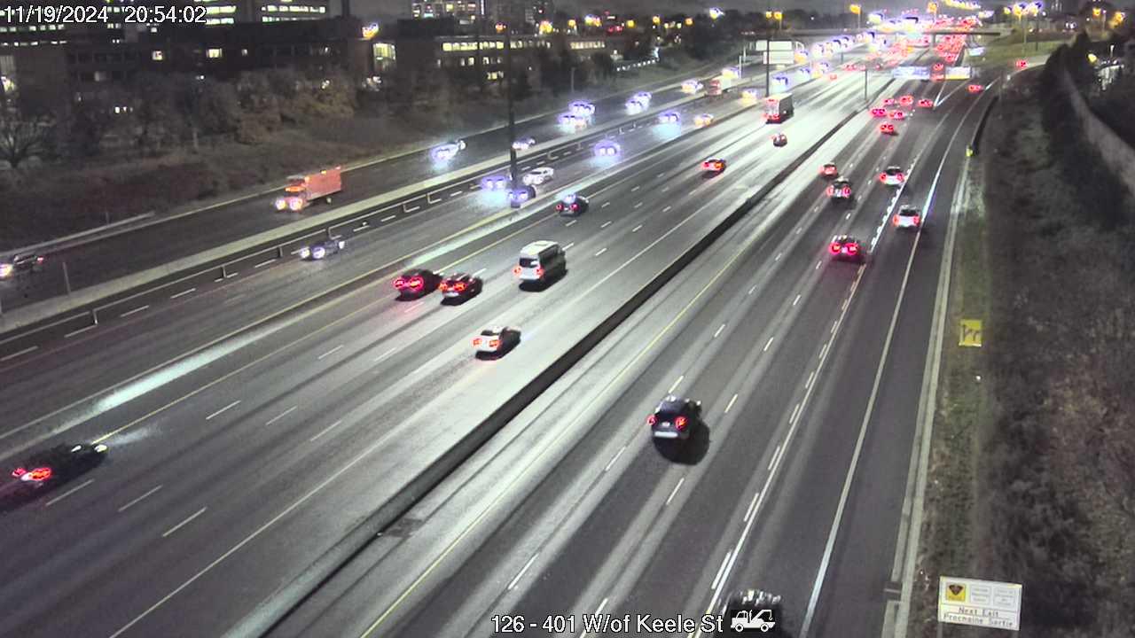 Traffic Cam North York: Highway 401 west of Keele Street Player