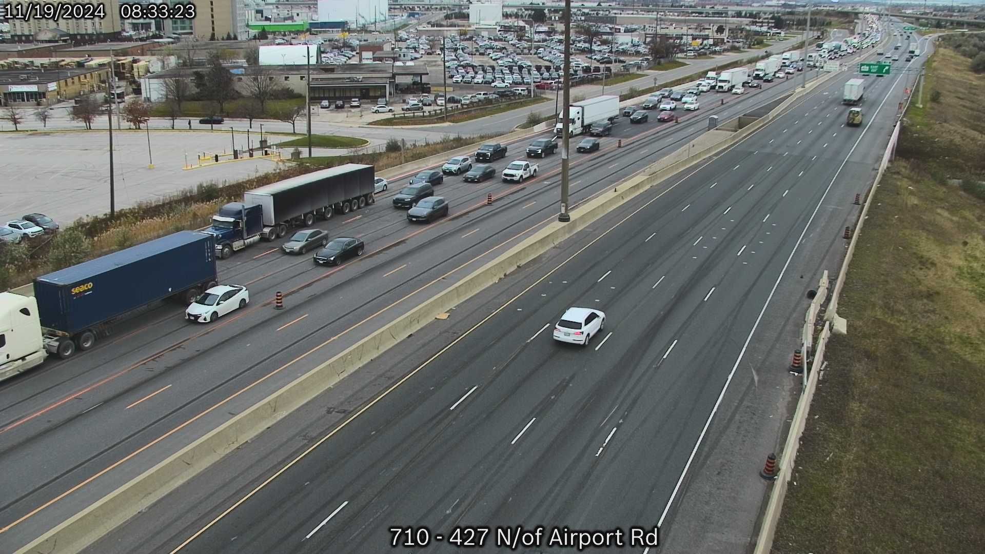 Traffic Cam West Humber-Clairville: Highway 427 North of Airport Road Player