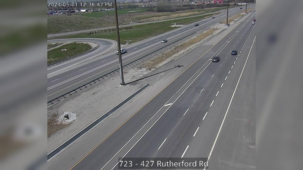 Traffic Cam Vaughan: Highway 427 near Rutherford Road Player