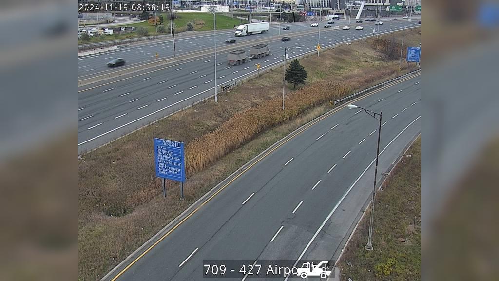 Traffic Cam Etobicoke: Highway 427 near Airport Road Player