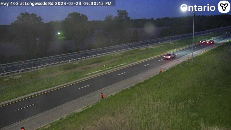 Traffic Cam Strathroy-Caradoc: Highway 402 at Longwoods Rd Player