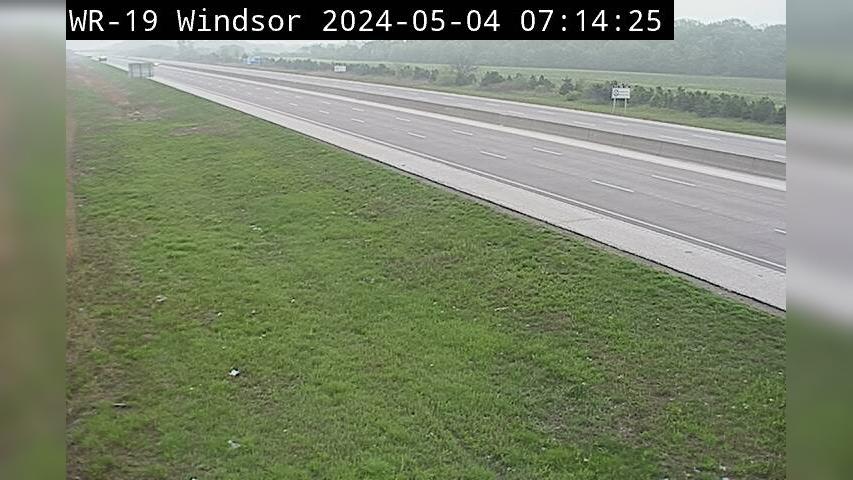 Traffic Cam Windsor: Highway 401 near Concession Rd Player