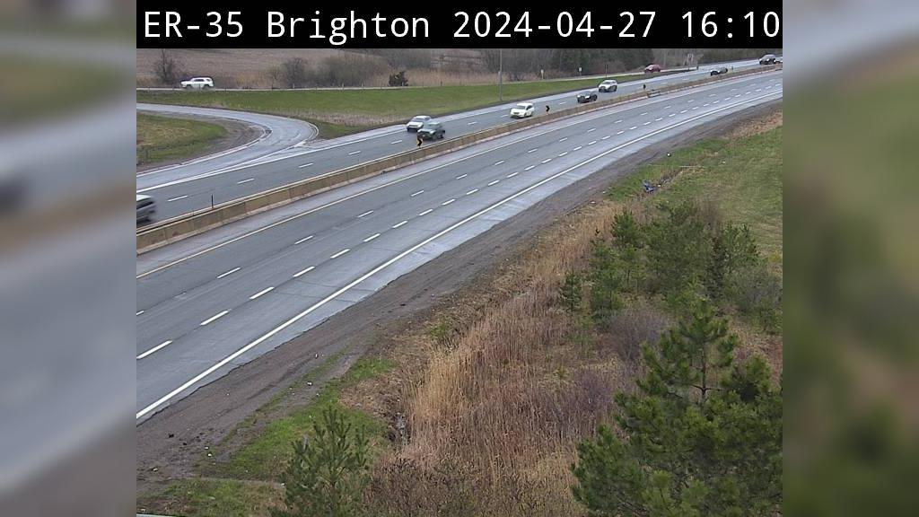 Brighton: Highway 401 near County Rd Traffic Camera