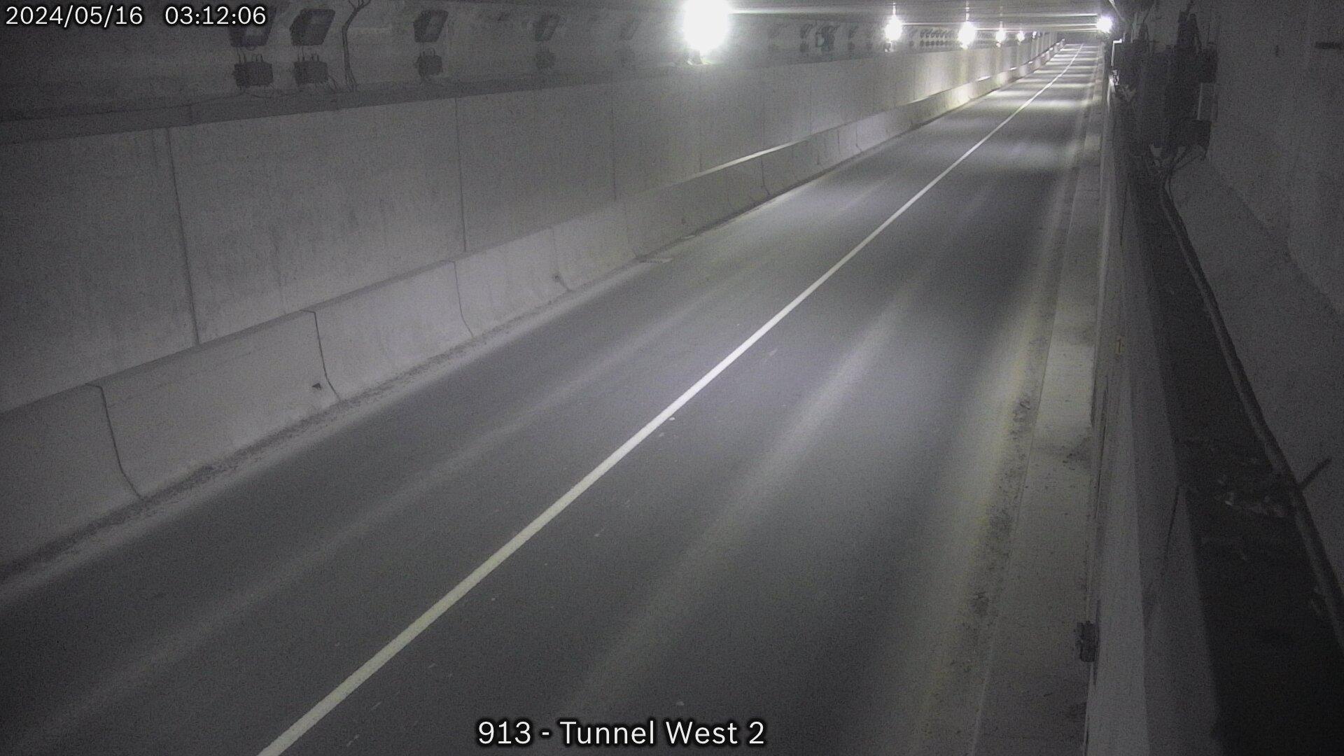 Traffic Cam Thorold: Westbound - Tunnel near east of the Welland Canal Player
