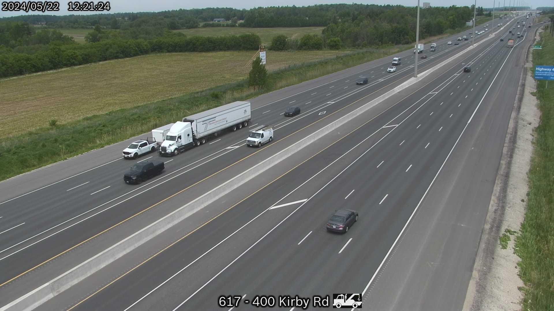 Traffic Cam Vaughan: Highway 400 near Kirby Road Player