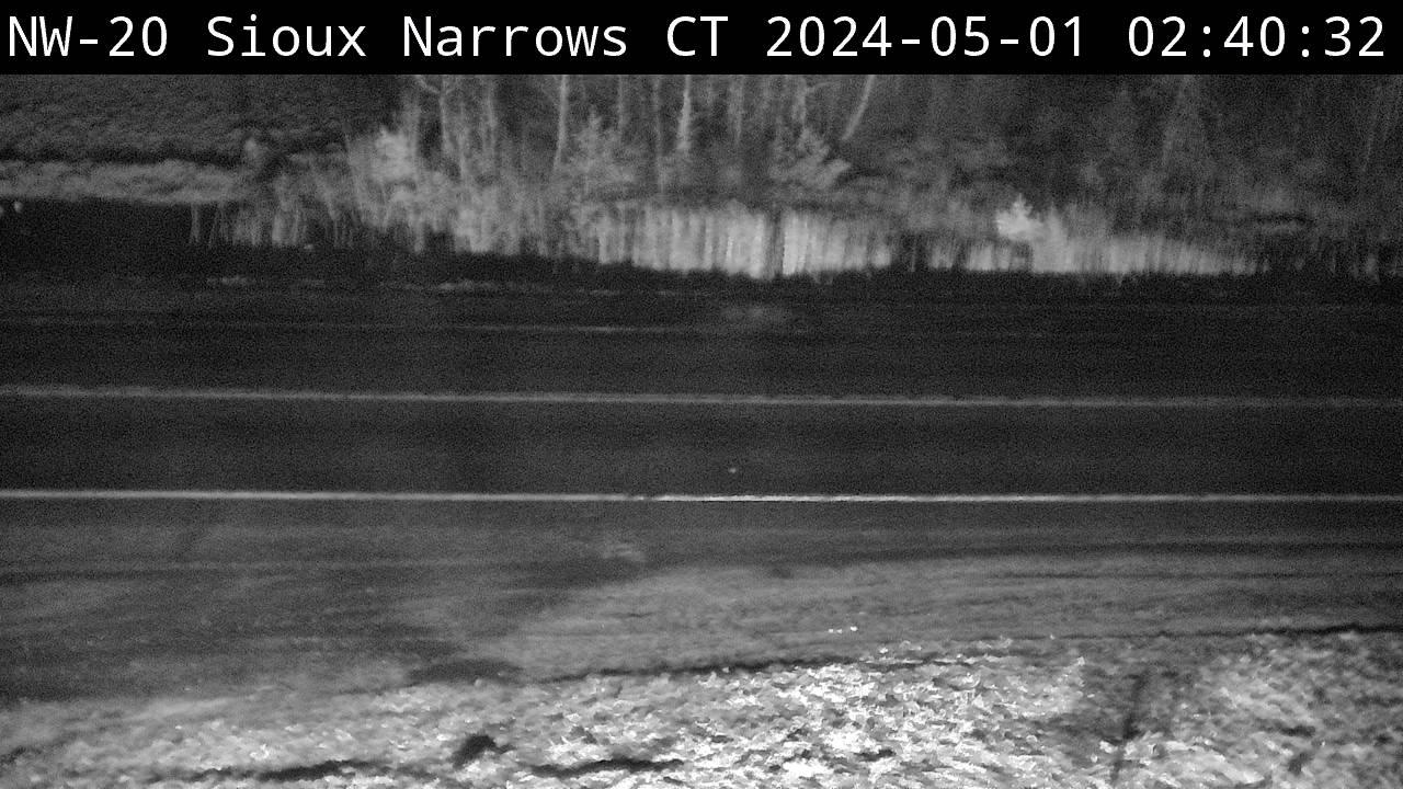 Traffic Cam Sioux Narrows-Nestor Falls Township: Highway 71 near Maybrun Rd (Central Time) Player