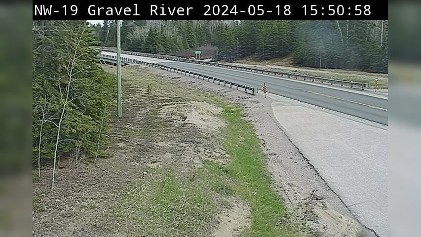 Traffic Cam Unorganized Thunder Bay District: Highway 17 near Gravel River Player