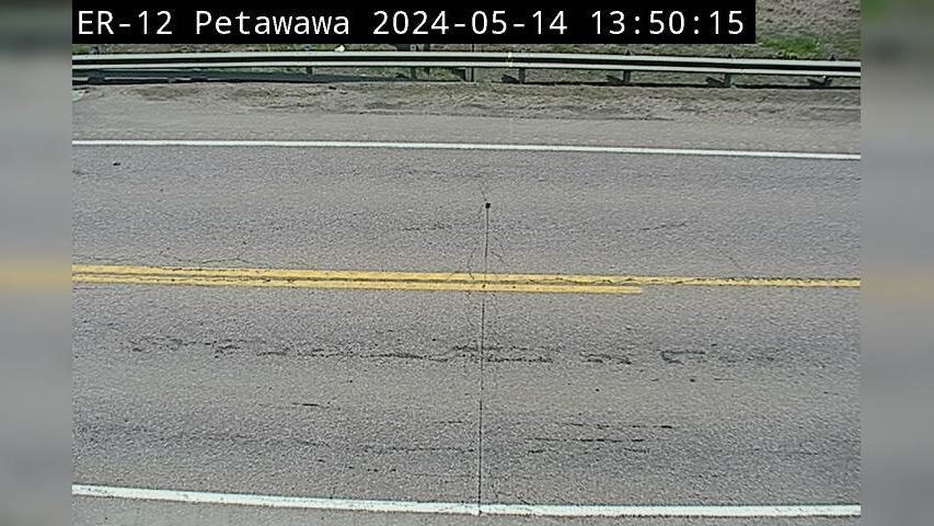 Traffic Cam Petawawa: Hwy 17 at - River Bridge Player