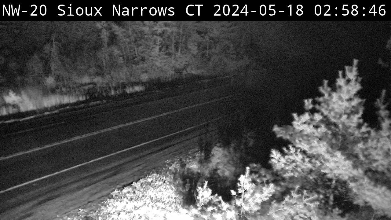 Traffic Cam Sioux Narrows-Nestor Falls Township: Highway 71 near Maybrun Rd (Central Time) Player