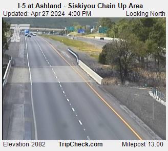 Traffic Cam I-5 at Ashland - Siskiyou Chain Up Area Player