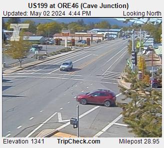 Traffic Cam US 199 at ORE46 (Cave Junction) Player