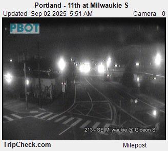 Traffic Cam Portland - 11th at Milwaukie S Player