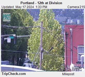 Traffic Cam Portland - 12th at Division Player