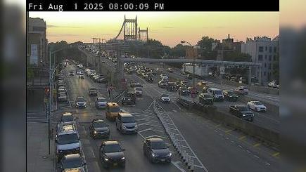 Traffic Cam Astoria: GCP @ 31 Street (Triboro Bridge) Player