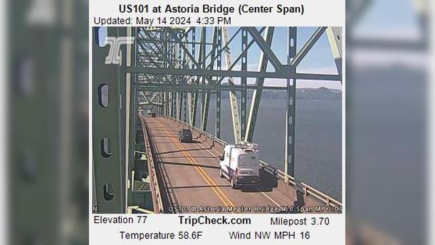 Astoria: US 101 at - Bridge (Center Span) Traffic Camera
