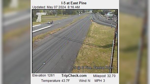 Central Point: I-5 at East Pine Traffic Camera