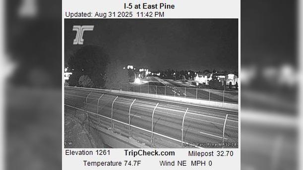 Traffic Cam Central Point: I-5 at East Pine Player