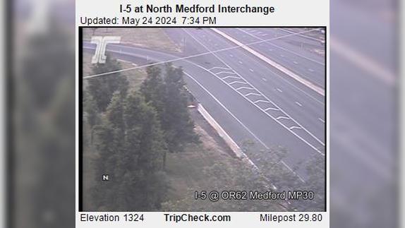 Traffic Cam Medford: I-5 at North - Interchange Player