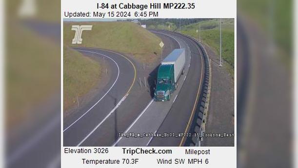 Traffic Cam Umatilla: I-84 at Cabbage Hill MP222.35 Player