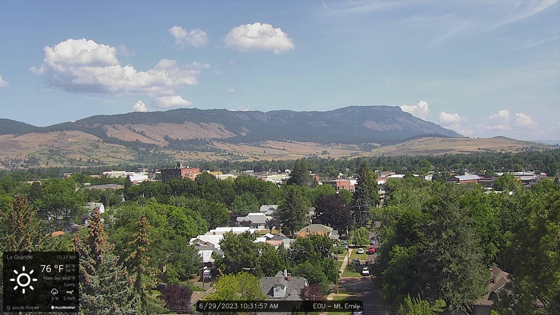 Traffic Cam Island City: La Grande and Mt. Emily from EOU Campus Player