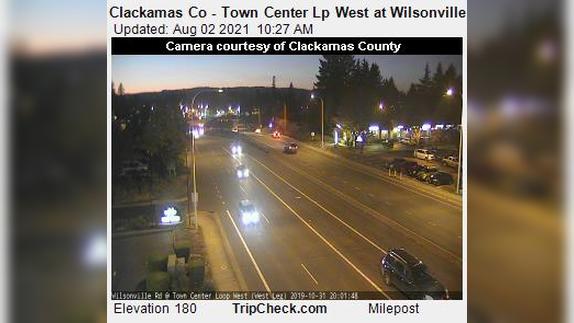 Traffic Cam Wilsonville: Clackamas Co - Town Center Lp West at - Rd Player