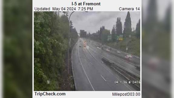 Traffic Cam Portland: I-5 at Fremont Player