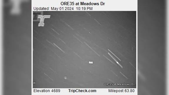 Traffic Cam Hood River: ORE35 at Meadows Dr Player