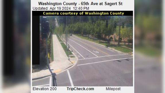 Traffic Cam Tualatin: Washington County - 65th Ave at Sagert St Player